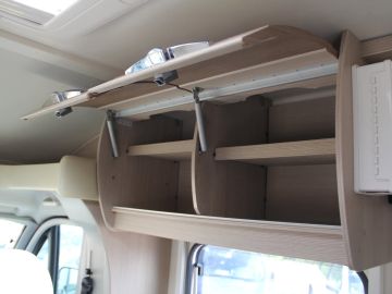 Bürstner BUT569 Nexxo T569 | Vast Bed | Kleine Camper| Elektrische Trap| Douche| Frans Bed